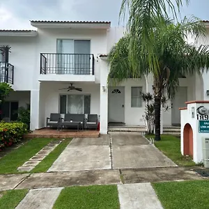 Casa + 2 Albercas Сasa de vacaciones